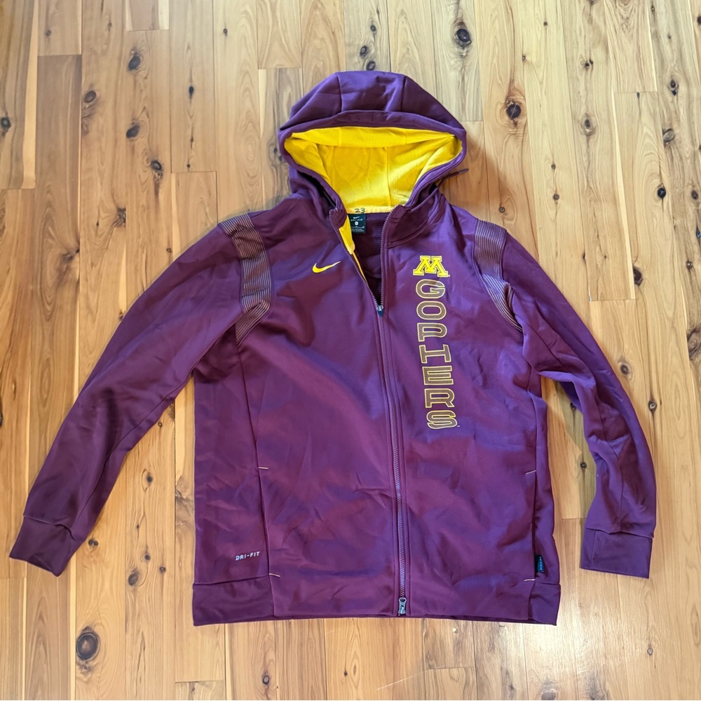 ❤️💛🏀University of Minnesota student athlete game worn zip up Sweatshirt Fox#23
